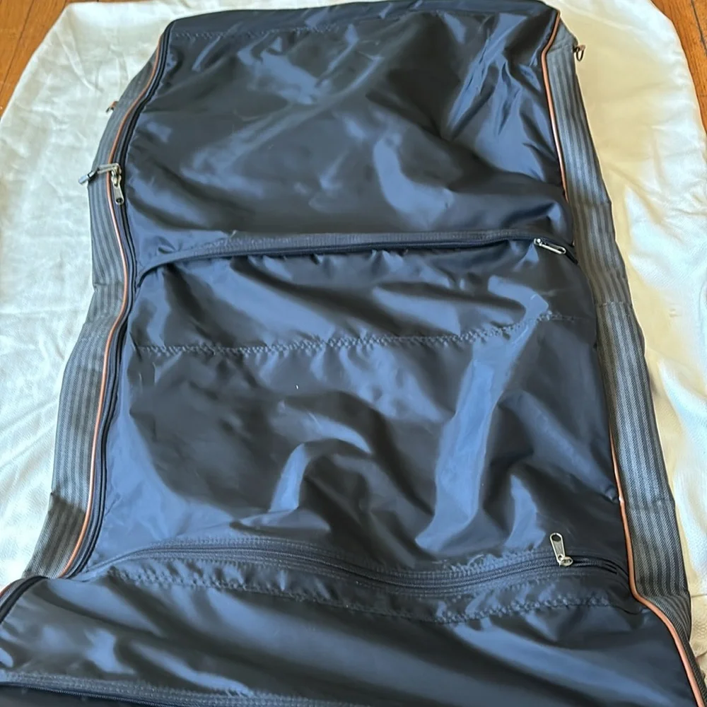 Ricardo Beverly Hills new large suit folded mens leather garment luggage bag